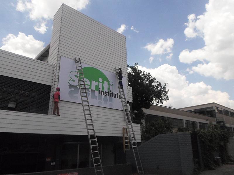 Chromadek Signs